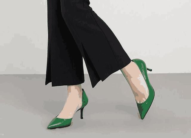 高跟鞋之于女人就像绿叶之于花朵