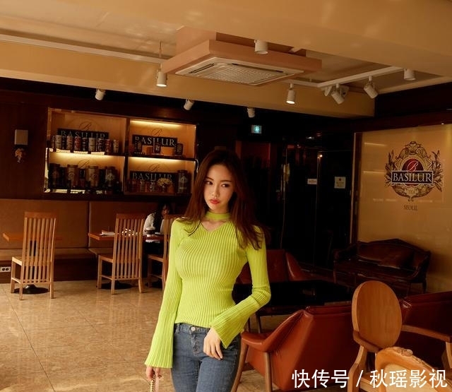 型特别■时尚有型显性感美腿，服装模特紧身牛仔裤穿搭