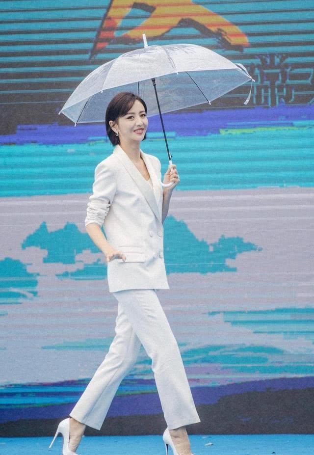  【穿上高】人们只见到女性高跟鞋的漂亮，却看不见他们以便高跟鞋有多拼