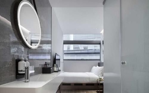 北京大兴机场正式运营，游客比乘客还多，这家按小时收费酒店火了