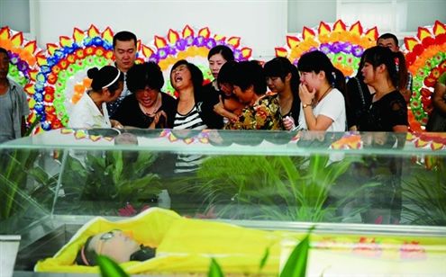 最美抗癌女孩鲁若晴去世，韩红范玮琪难过，遭方舟子打假，遗言心