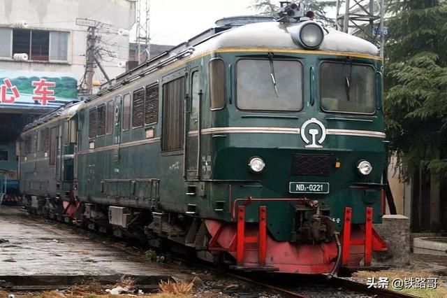 ND2型内燃机车：罗马尼亚不顾前苏联的阻挠出口给中国了284台