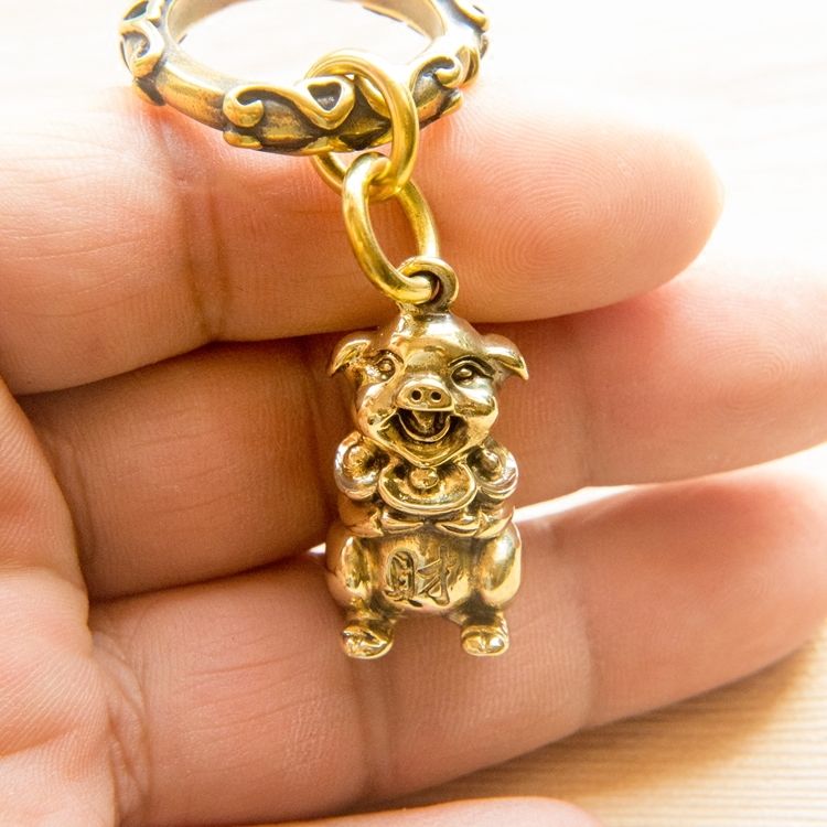 老公说:少抽两盒中华烟，也要买下这黄铜小物，看上去帅的不得了