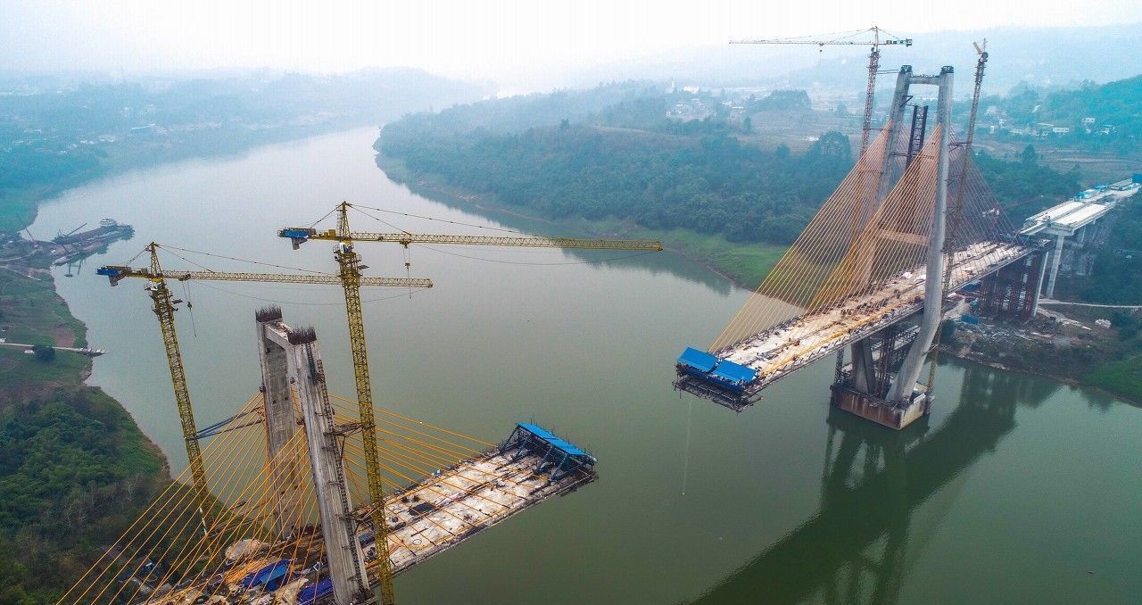 中国是桥梁大国，技术世界领先，跟着摄影师镜头看一座特大桥建设