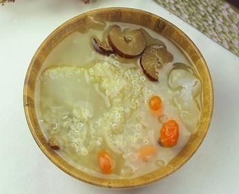  「银耳」头发湿透的银耳？有的人先斩后奏，有的人直接泡泡，一步一步！难怪不厚不粘
