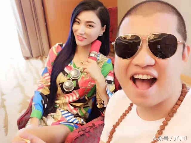 快手二驴诈骗已坐实虚假人气和粉丝给土豪点关注，网友：大快人心