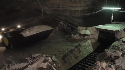  #地铁#地铁挖得那么深，挖出来的泥土都去哪了，为啥没看见运出