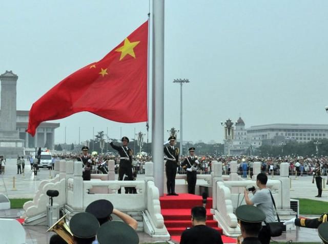 『不升』天安门国旗为什么不升到顶,只升到28.3米?答案让人自豪