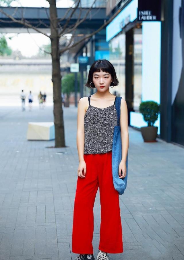 街拍：如果我有图3这样的身材，就任性狂吃还不怕丑