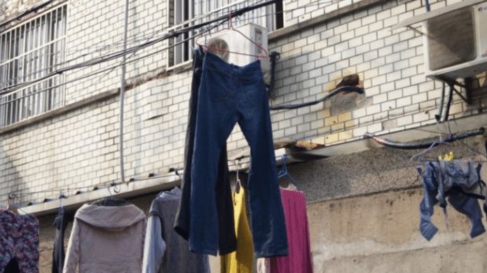 【科学依据】“天黑前,把孩子衣服收进屋”,年轻人不屑的老观念,有科学依据