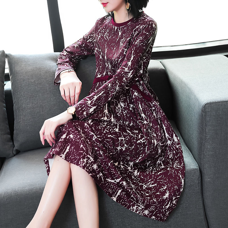 遇见“棉麻”薄秋裙，虽不华丽但舒适保暖，推荐60后穿，贼美