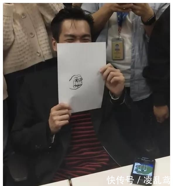 「毛笔画」都说张若昀的毛笔字丑，见到他拿毛笔画的画，对他另眼相看了