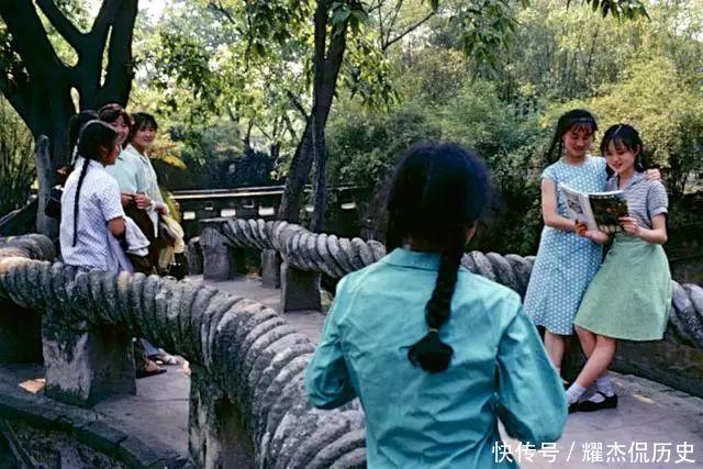 80年代的帅哥美女，让人想不到的样子