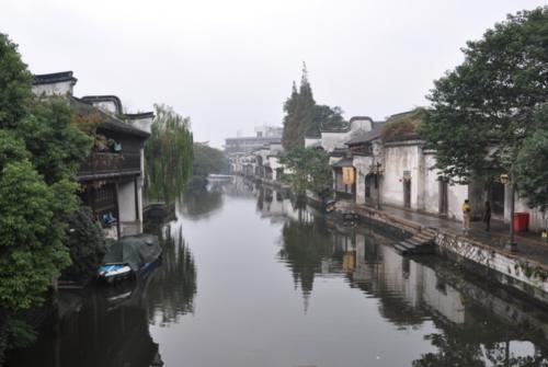 江南“奇特”的两座古镇，白天正常买门票进入，下班后可免费进出