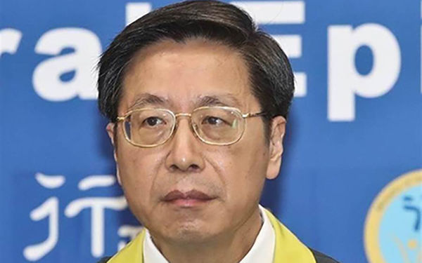 家属@前线吃紧、后方紧吃!台湾防疫部门专家家属被爆出境引热议