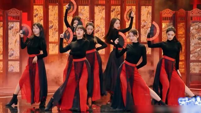  [燃炸]《芒种》舞台效果燃炸Lisa也点赞，有谁留意弹幕？都在心疼赵小棠