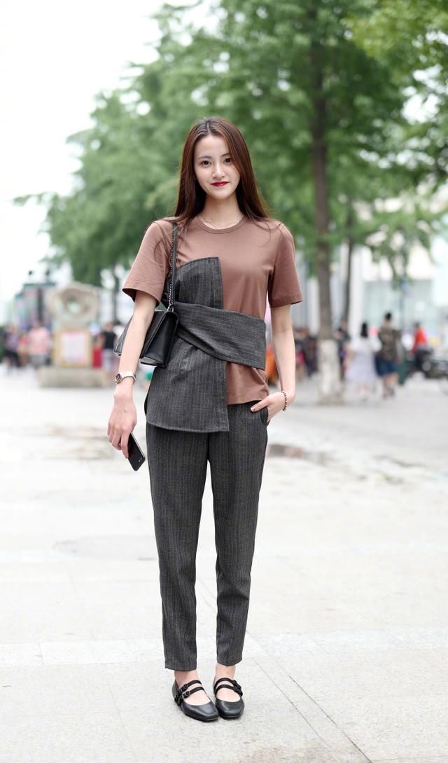 路人街拍，穿衣搭配要讲究，因为没人会喜欢邋遢的人!