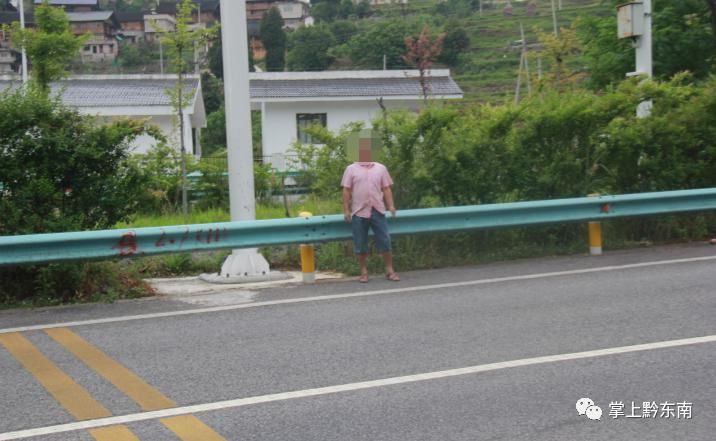 「男子」惊险！一男子横穿高速公路抄近道？勿拿生命走“捷径”！