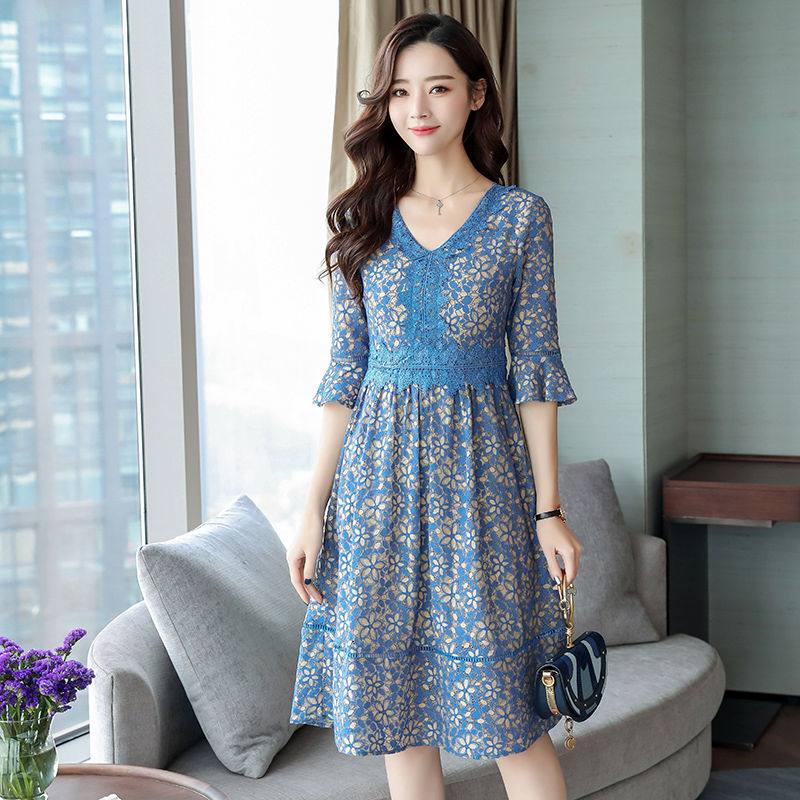 女人四十一枝花，老婆穿上这样的女裙，同事直夸显嫩又优雅