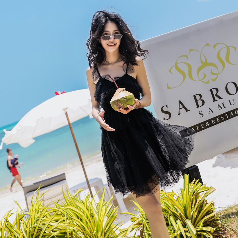 姐姐的连衣裙穿的好漂亮,你看看下图,比夜店的还性感洋气