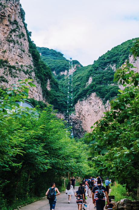 云丘山不仅有离天庭最近的玉皇顶，还有两座常年香火不断的求子山