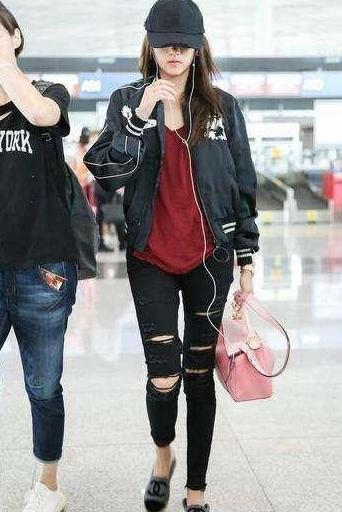 关晓彤胖出新高度！20岁的年龄32的脸，网友：她的花期也太短了吧