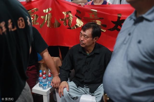 青岛功夫高手自称用腿能抽晕徐晓冬,格斗狂人:蹭我热度