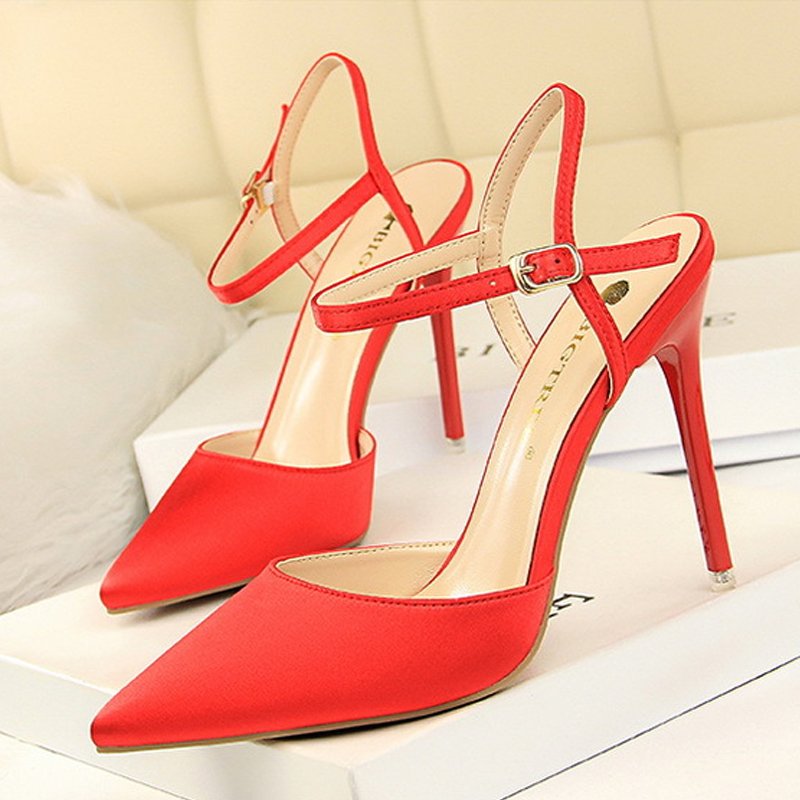 炎炎夏日，高跟鞋+丝袜，魅力十足