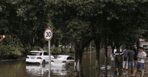 “山竹”过后,大量泡水车上市,曾30万的车卖5万块,值得吗?