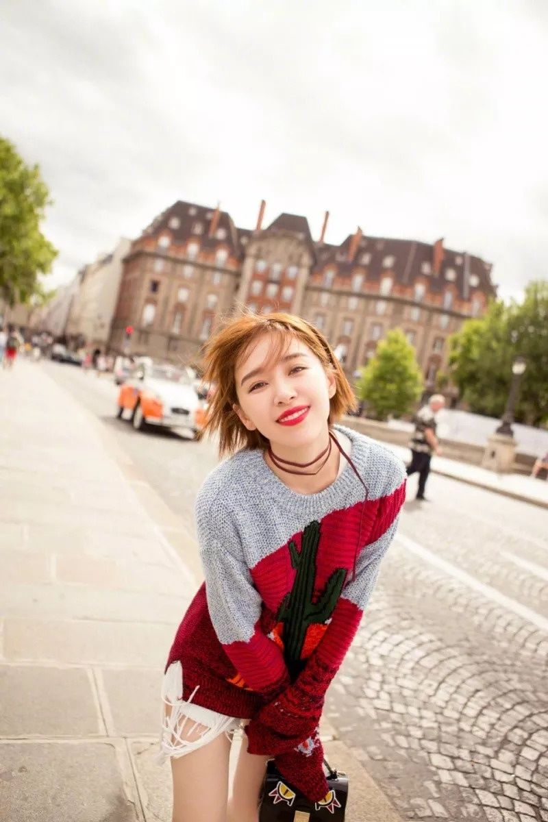 上学被骂狐狸精,跟郑爽闺蜜情遭质疑,分手被网友叫好,你们真的