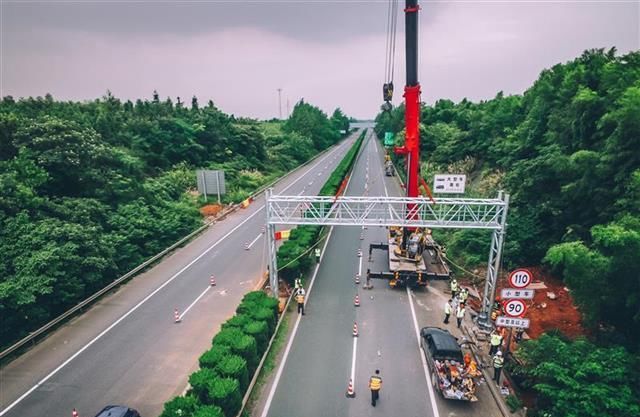 取消省界收费站又进一步，湖北首座ETC门架安装完成