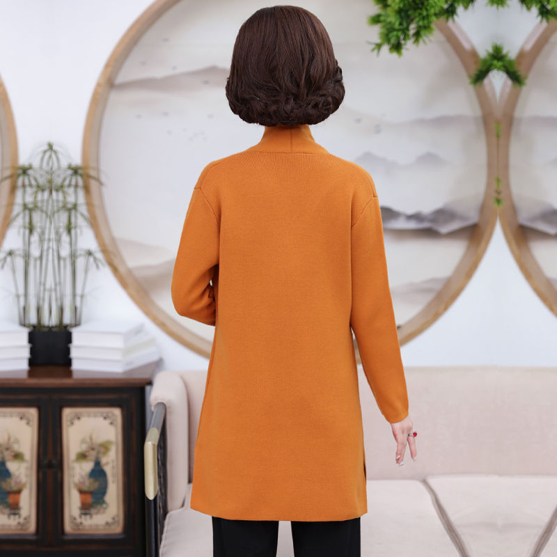 给妈妈买件精致秋开衫吧!减龄嫩爆，超有范