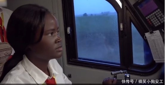 “非洲版”的中国高铁怎么样，听听黑人老妹怎么说！