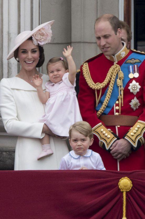 梅根花钱如流水？两个月买136万名牌衣服，等于凯特一年置装费！