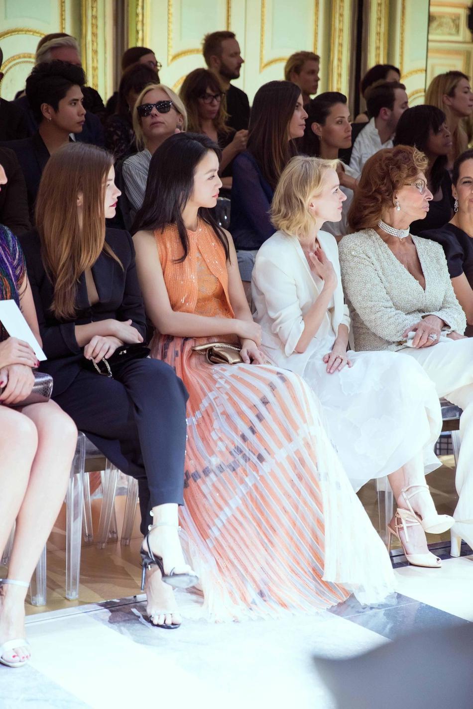 本以为刘诗诗的橘色礼服是全世界, 当看到汤唯, 我呆了!