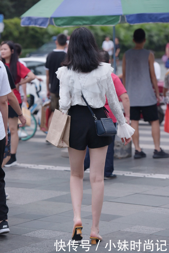  「时尚女生们」街拍：相约时尚精致的穿搭, 让时光记录你的美