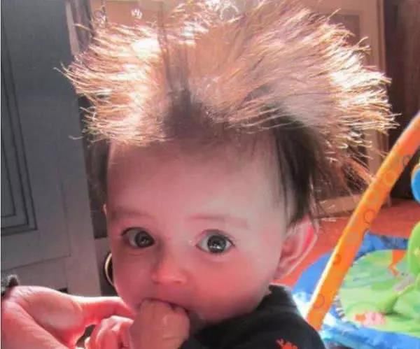 让你“惊掉下巴”的奇葩发型:图一成足球场，最后一个真的绝了