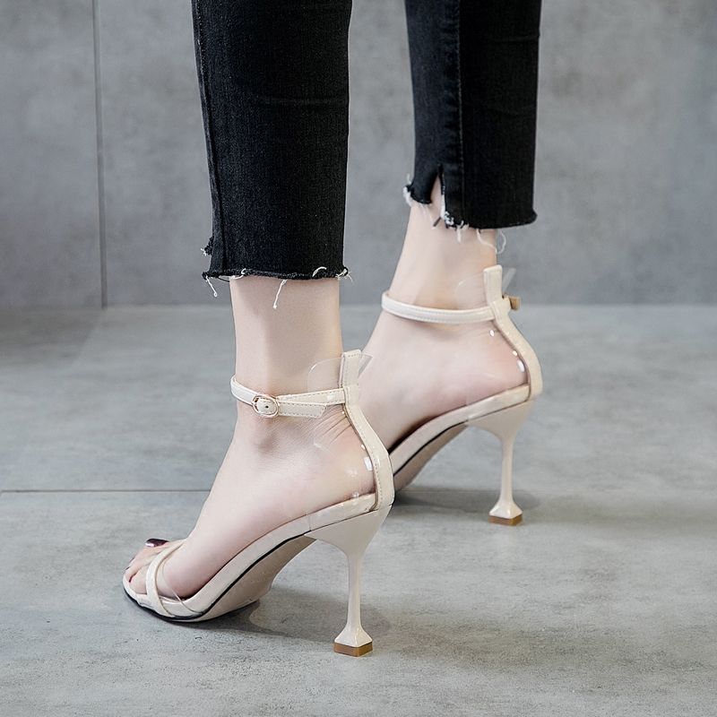 玉足配美鞋!穿细高跟鞋的女人最美了，显出大长腿，美得与众不同