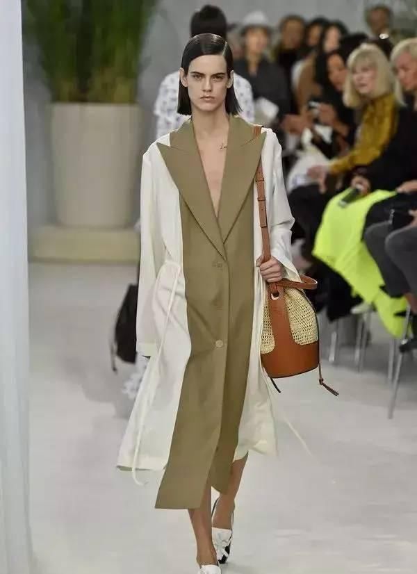  『新装』LOEWE是如何做到＂独树一帜“的？来看看它的20春夏新装!