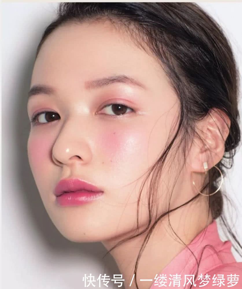 滤镜■你也可以自带滤镜,公开展现美肌妆容的秘密配方