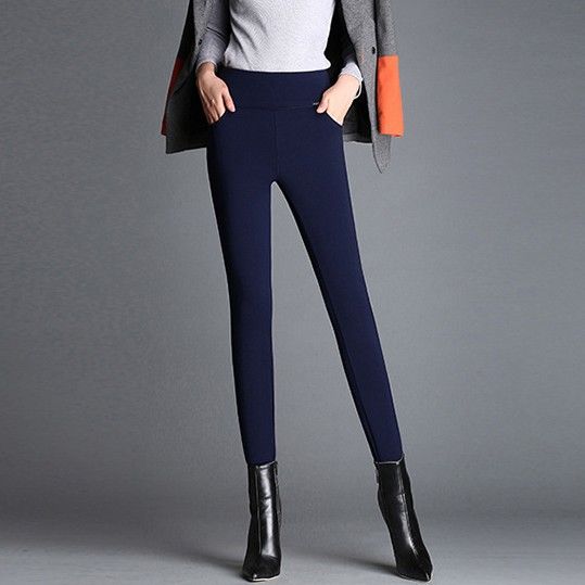 今秋不穿牛仔裤，显瘦百搭“打底裤”掩饰不住的美，回头率翻番