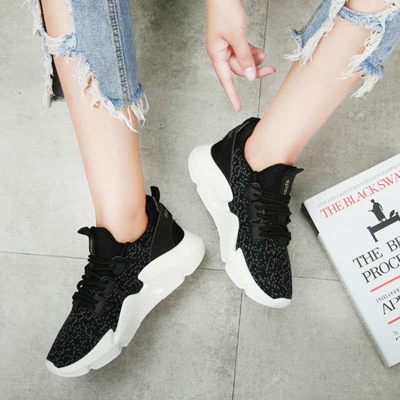 太久没运动,走路都懒得走,女人一定要给自己准备一双运动鞋