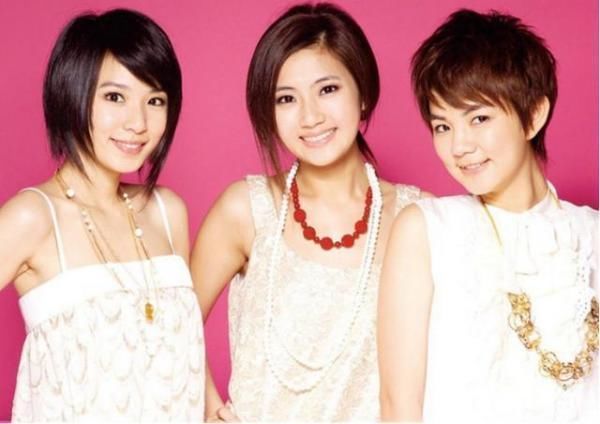 SHE冻龄17年!发型师:这种脸型学她们的发型脸最小!