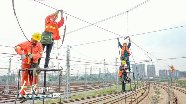  「扩建」广州动车段高级修扩建工程项目施工忙