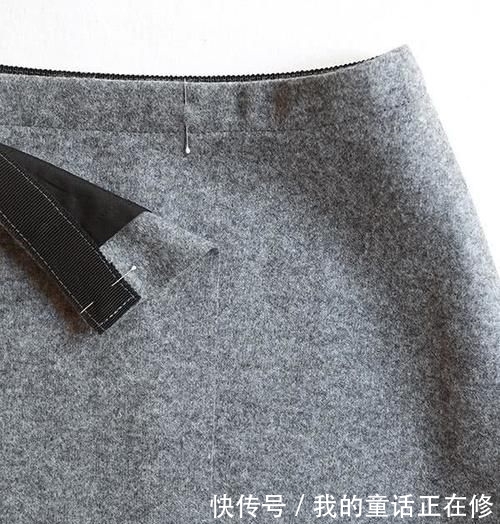 『精致』缝制一条精致的羊毛包裙,一个简单的细节瞬间提升质感,经典复古