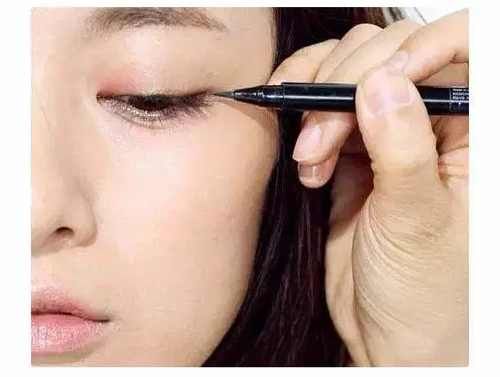 『化妆』化妆的时候多画这几笔, 颜值立刻翻倍!