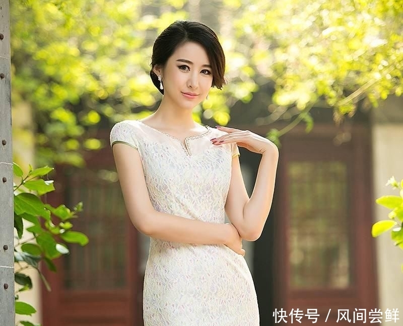  「也能够」女人一旦过了35岁，就别穿T恤+超短了！这3条裙子会更适合你