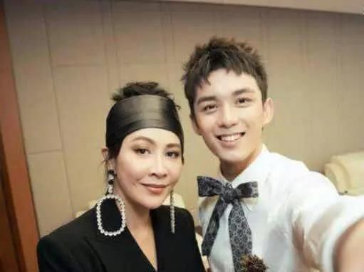 最“奇葩”耳环,图二不能长时间佩戴,李沁和baby的看着都疼!