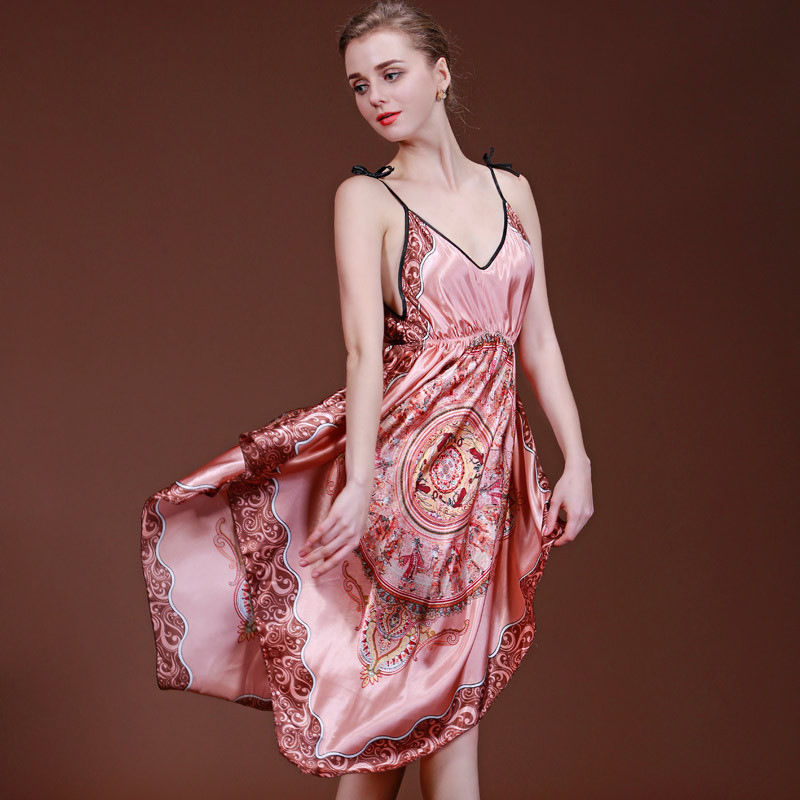 难怪老婆不穿居家服，这样的“颜值”睡衣，性感优雅，1秒迷倒我