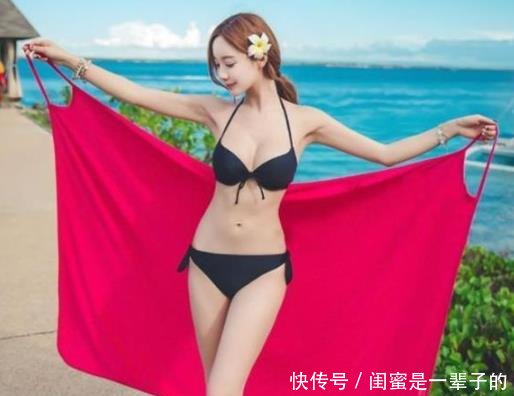 性感好看的泳衣美女，显得清纯可爱，看着漂亮又有气质！